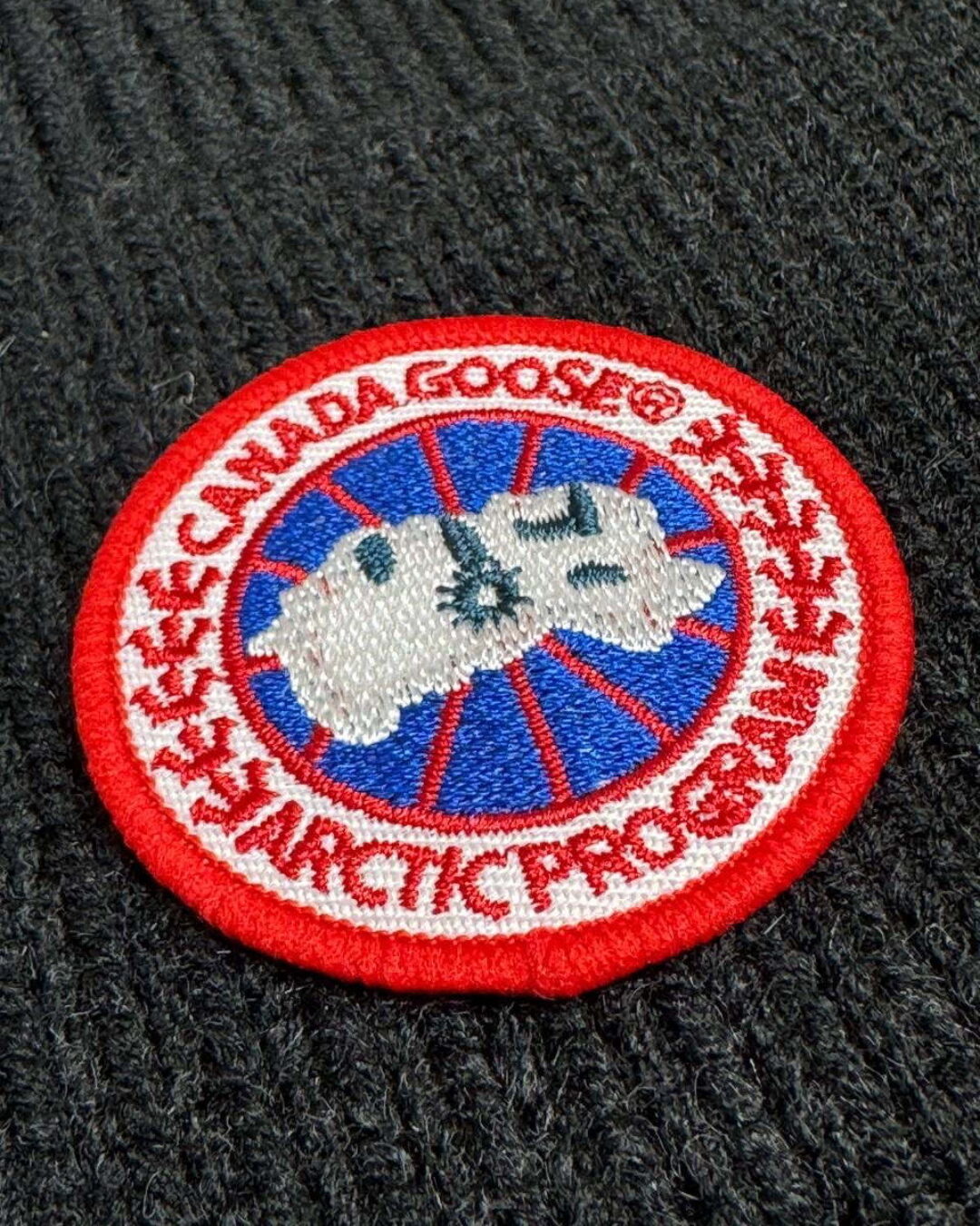 Шапка Canada Goose — изображение 4