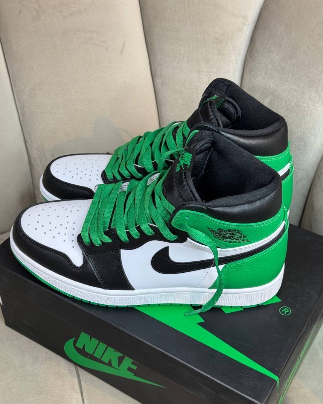 Кроссовки Jordan 1 High OG Lucky Green — изображение 4