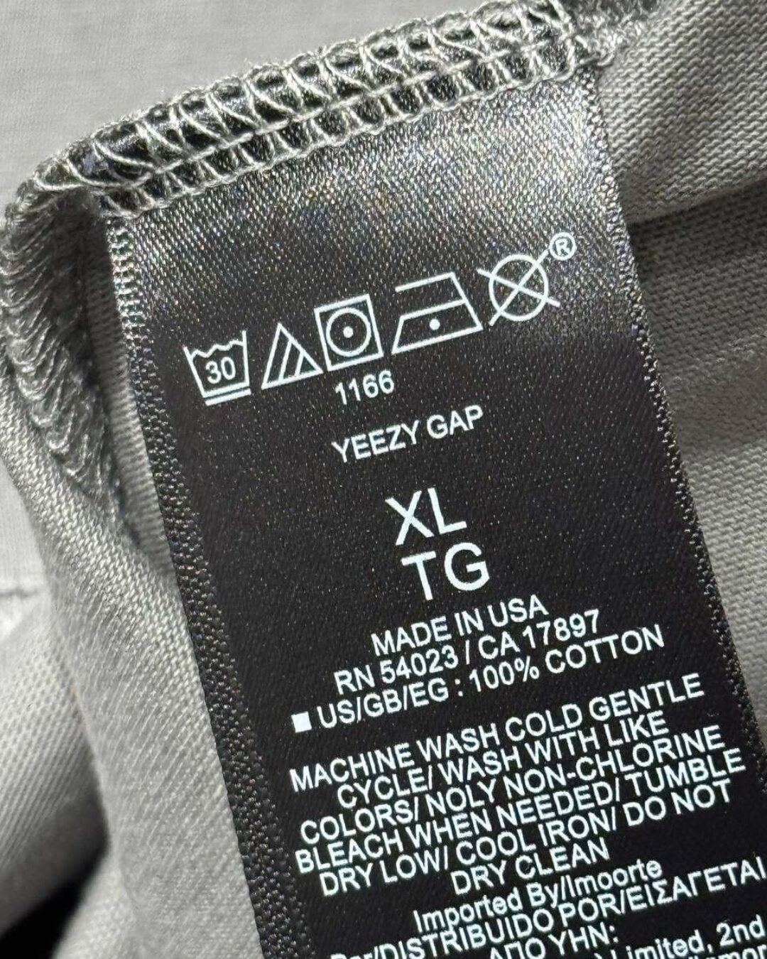 Футболка Gap x Yeezy — изображение 6