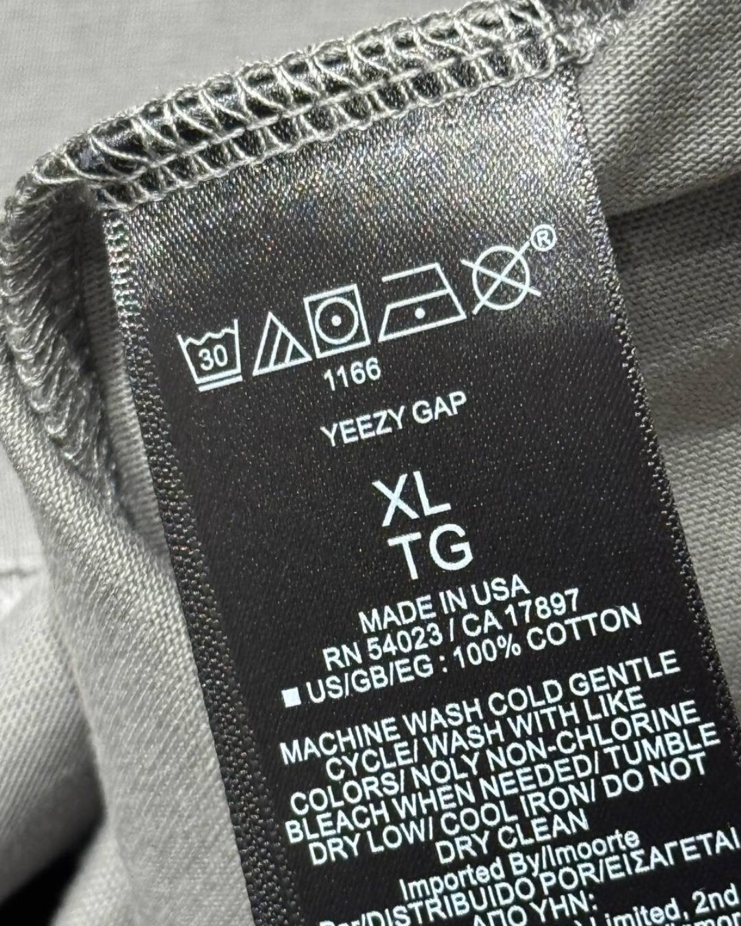 Футболка Gap x Yeezy — изображение 6