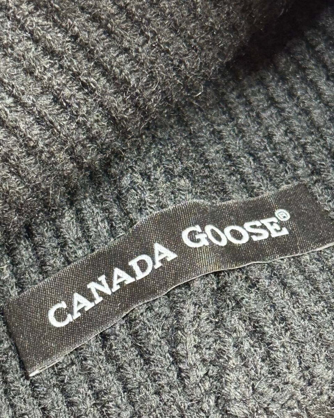 Шапка Canada Goose — изображение 7