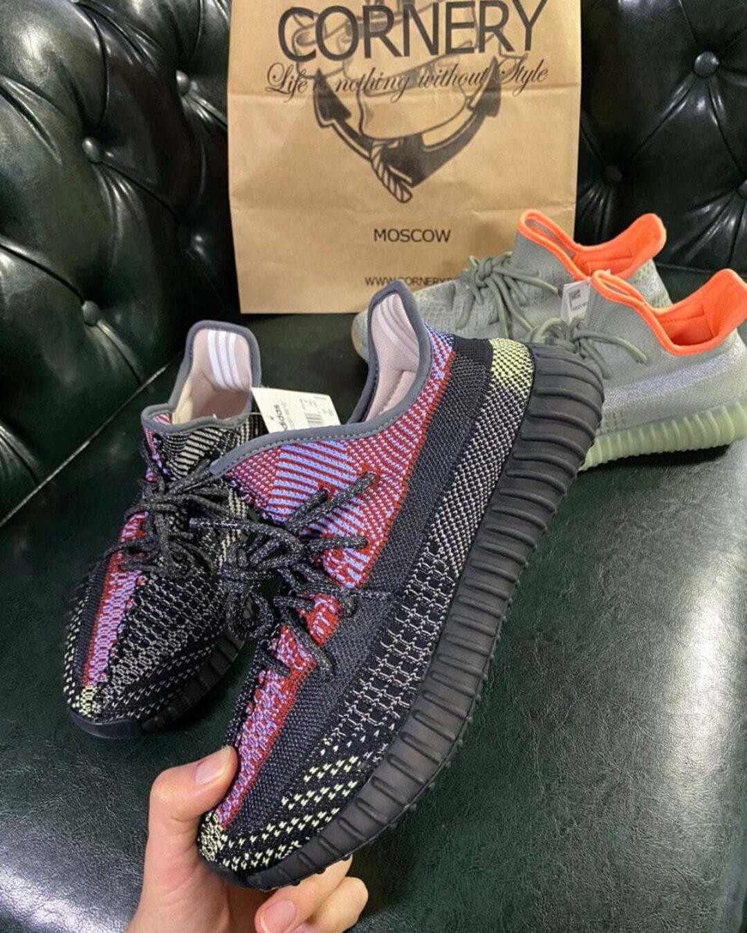 Yeezy 350 V2 Yecheil Non-Reflective — изображение 2