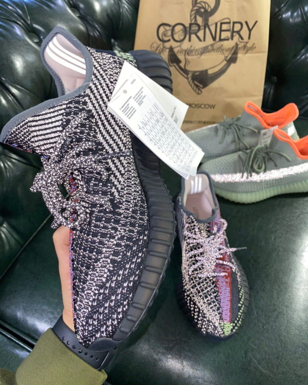 Yeezy 350 V2 Yecheil Non-Reflective — изображение 9
