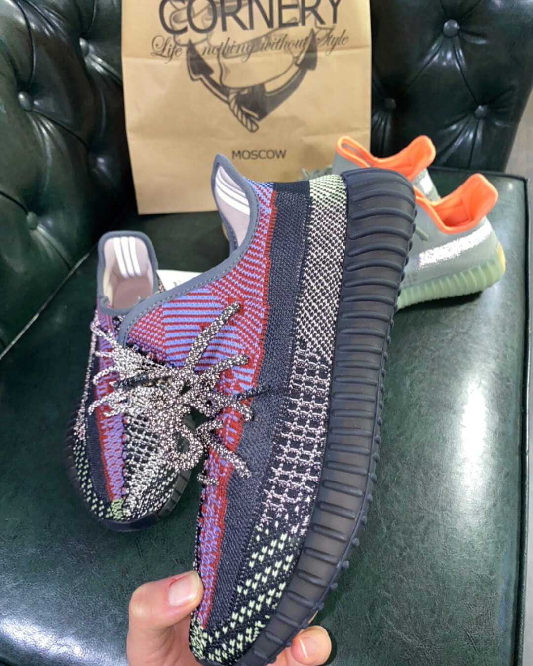 Yeezy 350 V2 Yecheil Non-Reflective — изображение 3