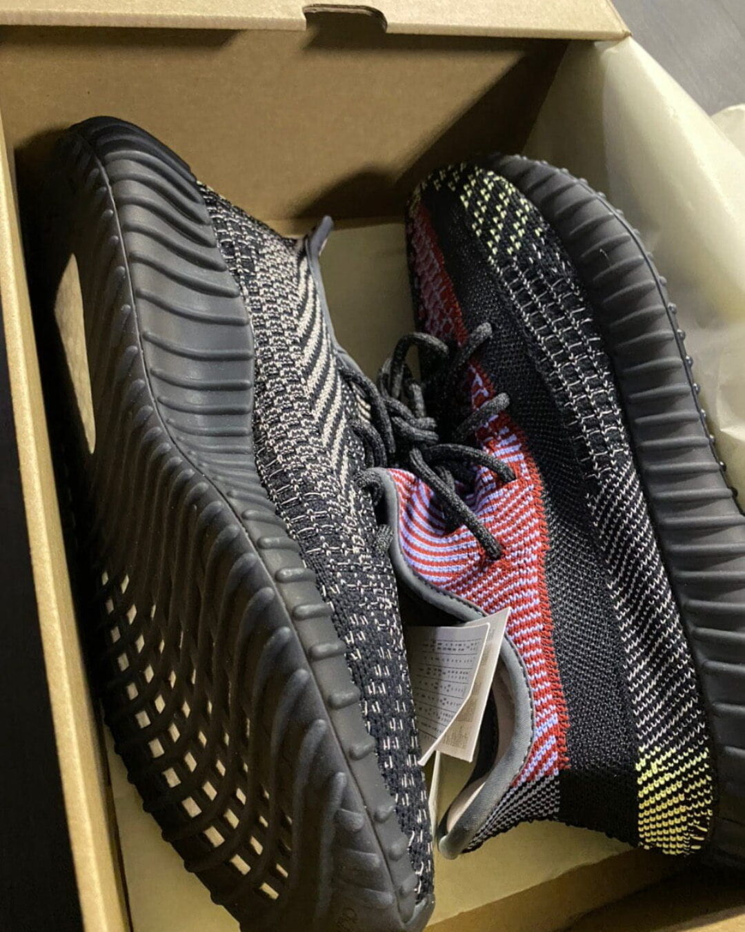 Yeezy 350 V2 Yecheil Non-Reflective — изображение 10