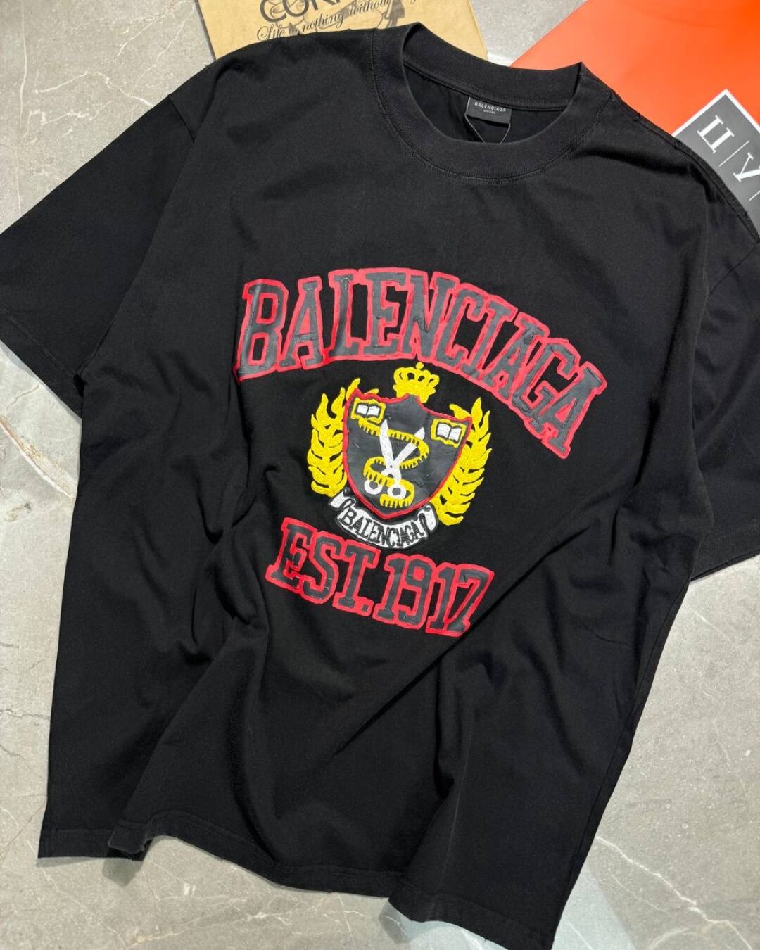 Футболка Balenciaga — изображение 3