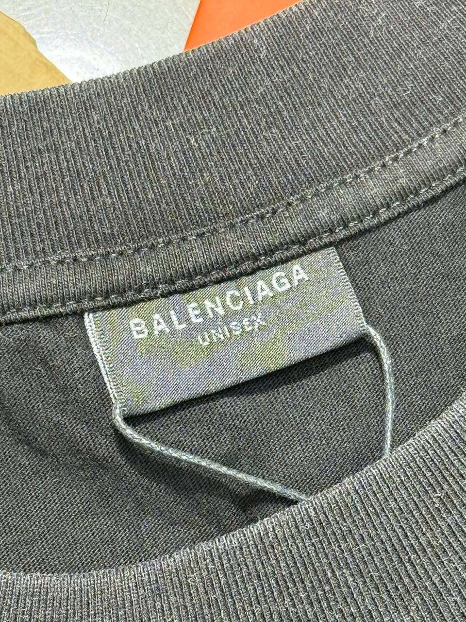 Футболка Balenciaga — фото 7