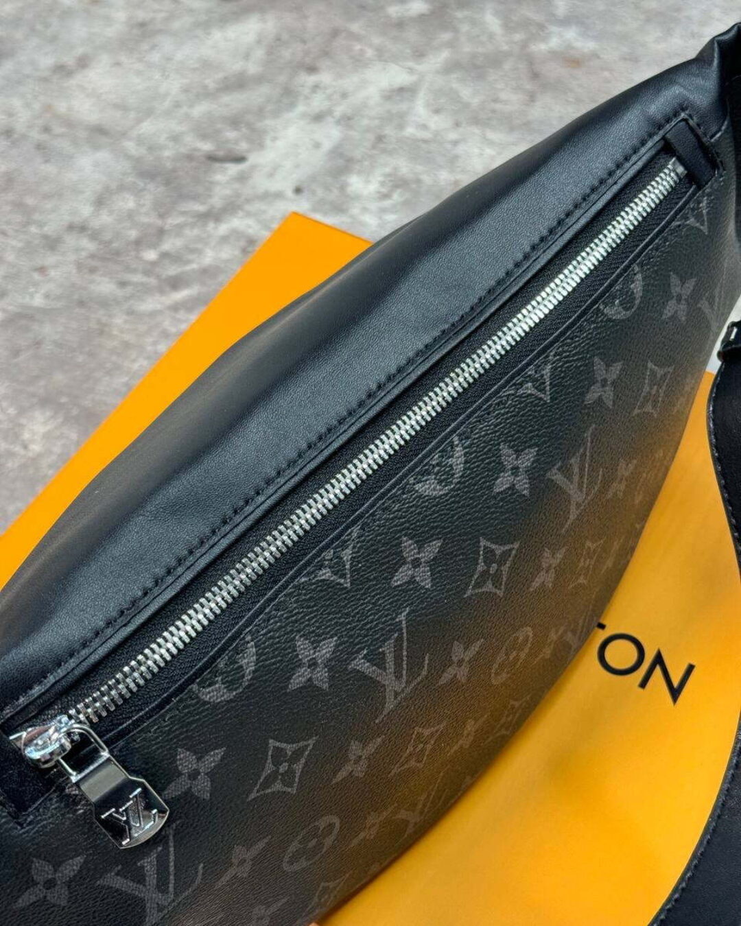 Сумка Louis Vuitton Campus — изображение 2