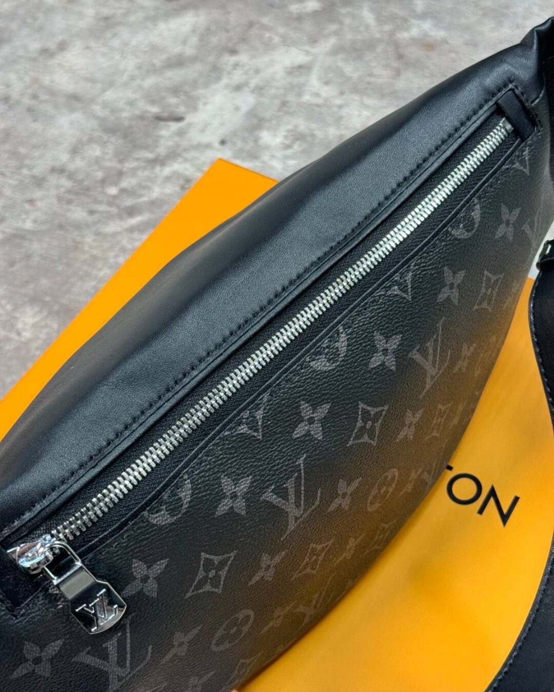 Сумка Louis Vuitton Campus — изображение 2