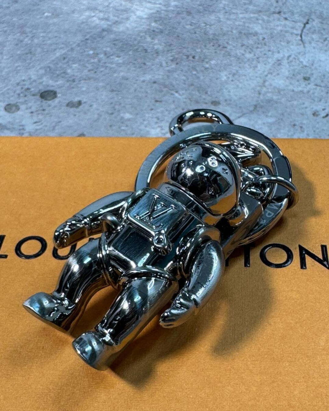 Брелок Louis Vuitton — изображение 7