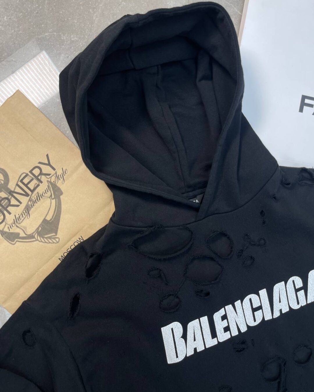 Худи Balenciaga — изображение 3