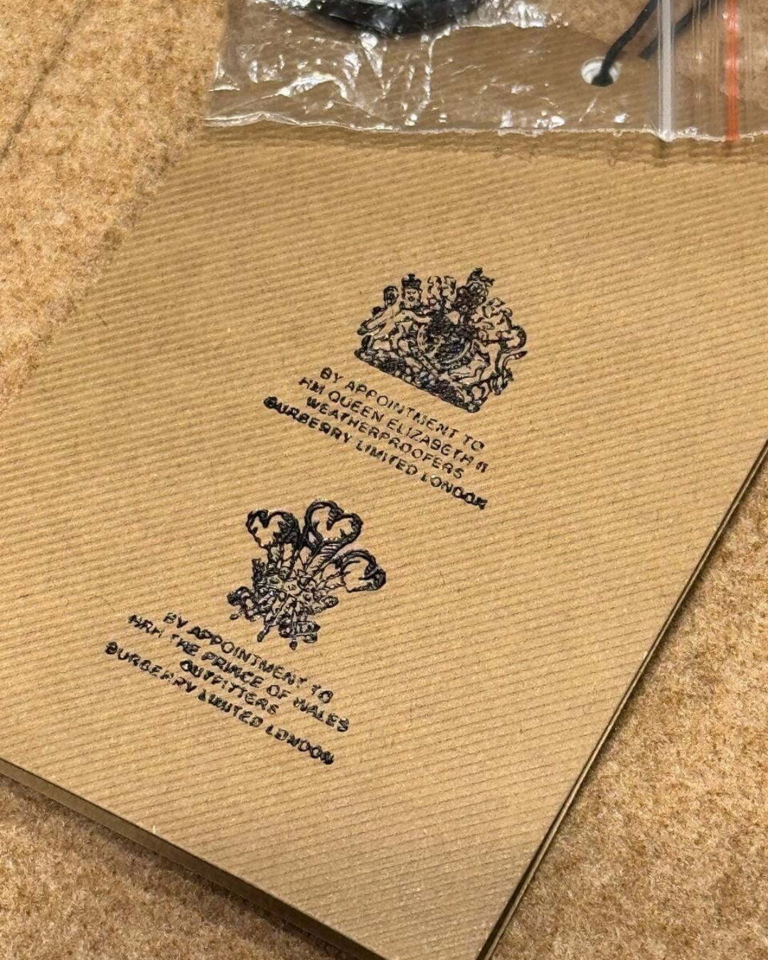 Пальто Burberry — изображение 9