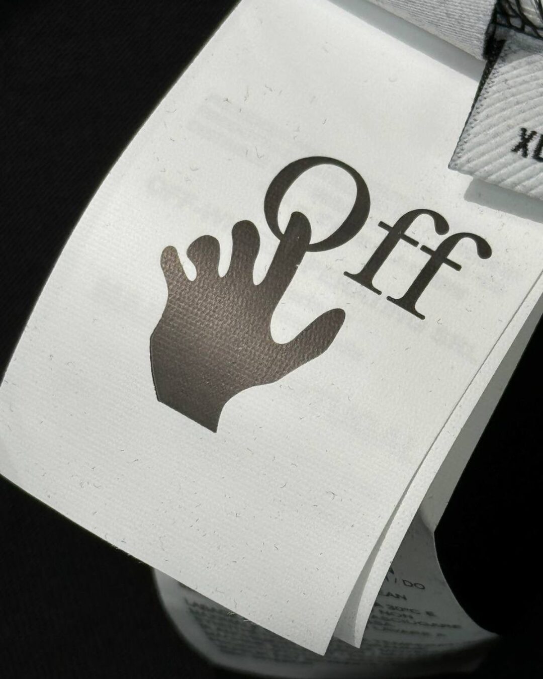 Футболка Off White x Kaws — изображение 7