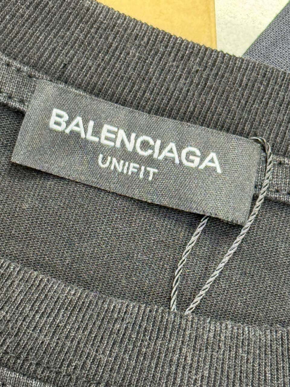Футболка Balenciaga — фото 10