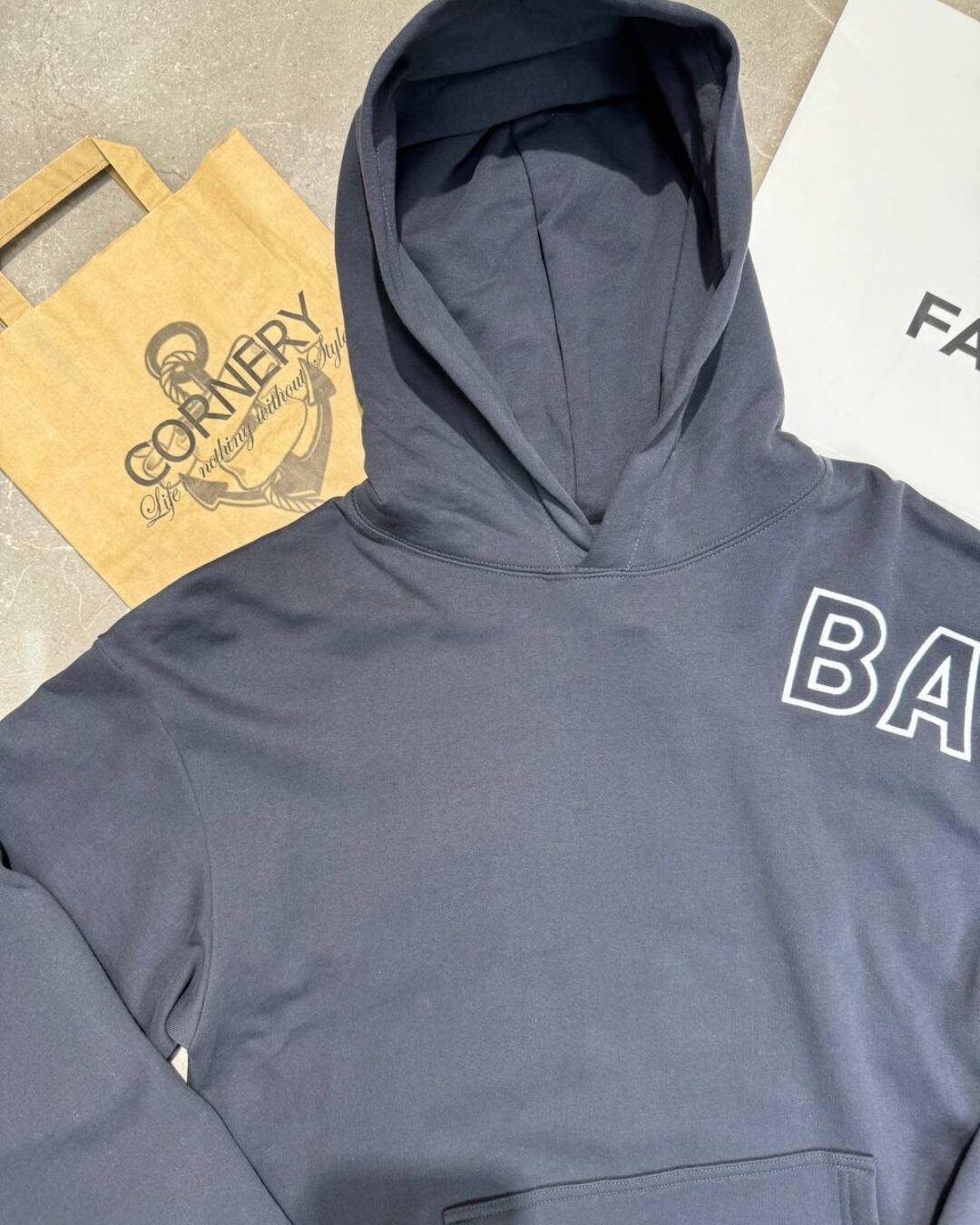 Худи Balenciaga — изображение 3