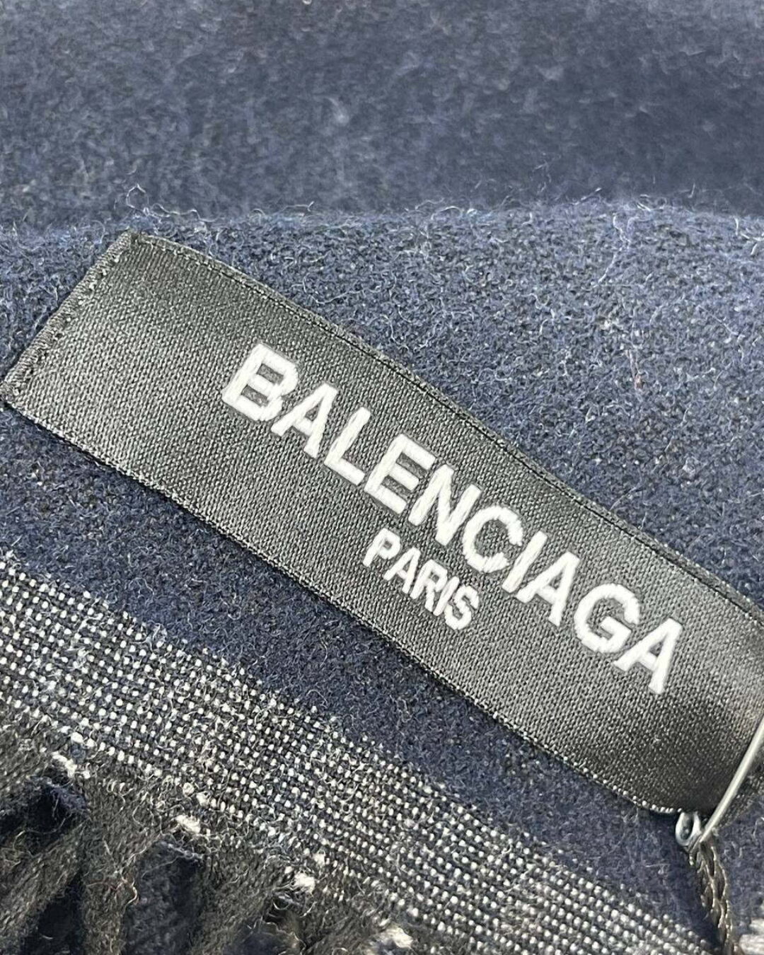 Шарф Balenciaga — изображение 4