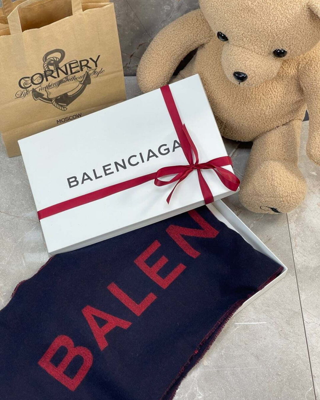 Шарф Balenciaga — изображение 6