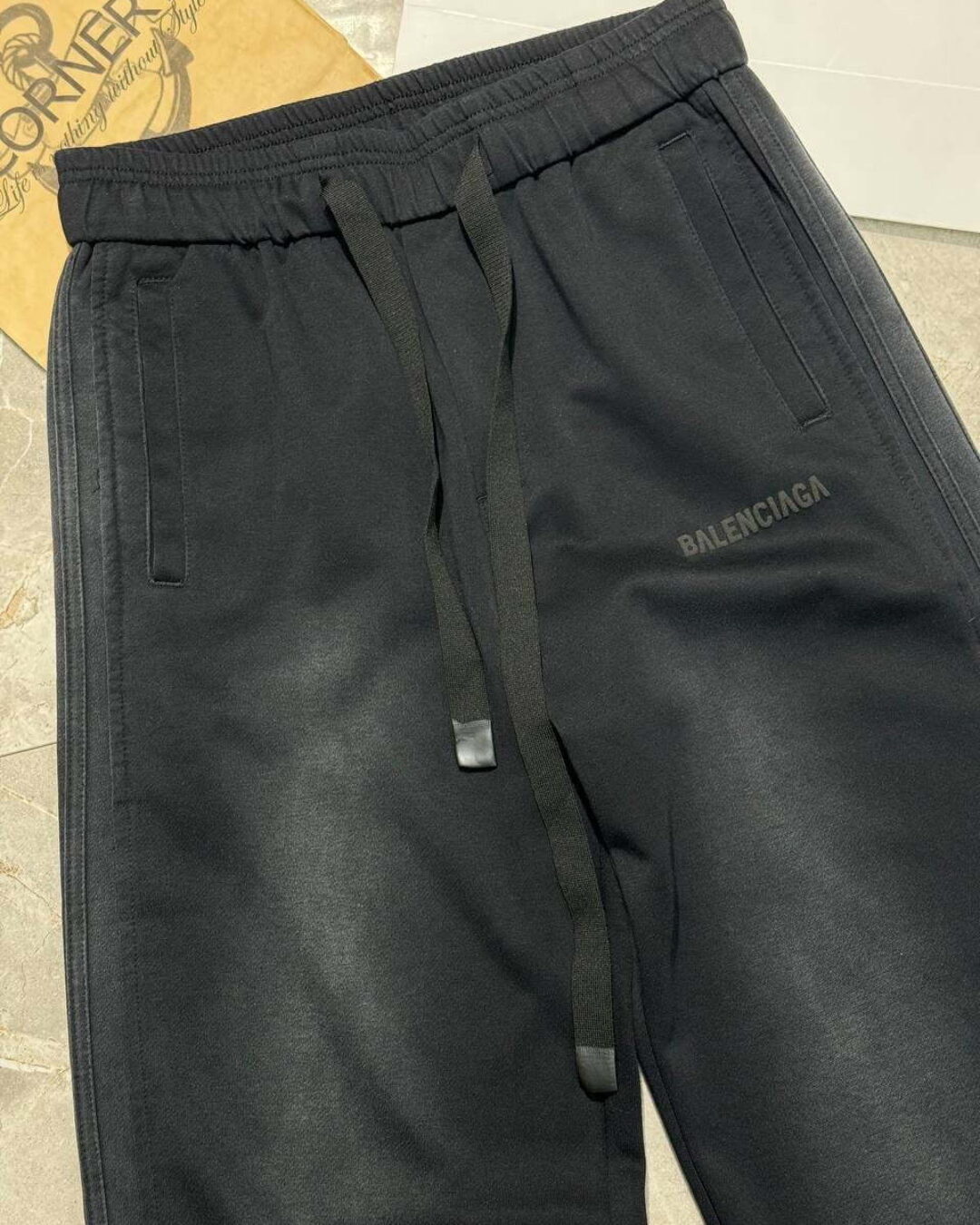 Спортивные Штаны Balenciaga — изображение 3