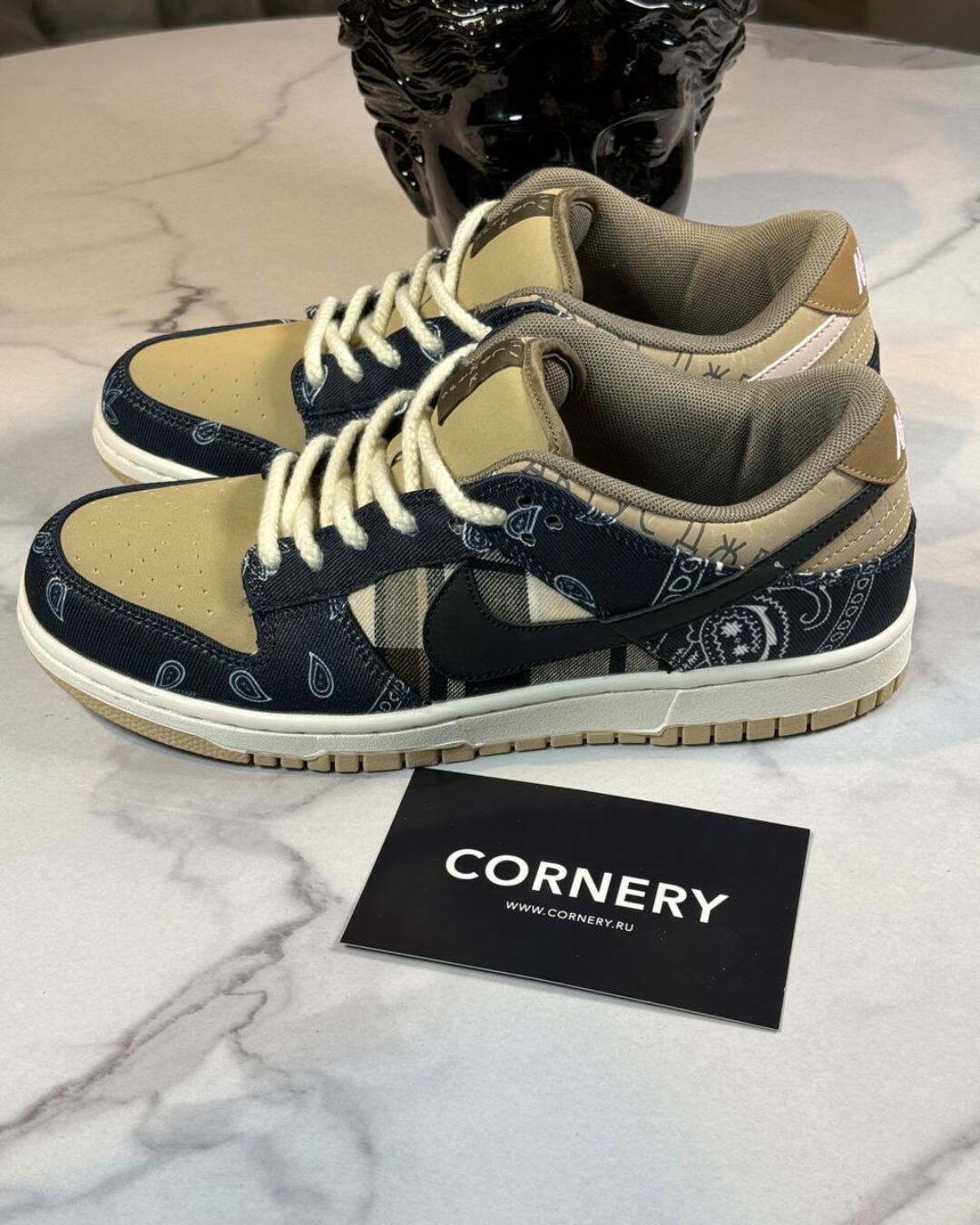 Кеды Nike SB Dunk Low Travis Scott — изображение 2