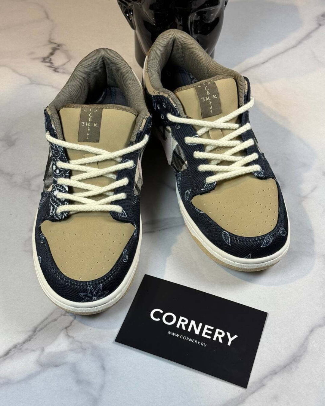 Кеды Nike SB Dunk Low Travis Scott — изображение 3