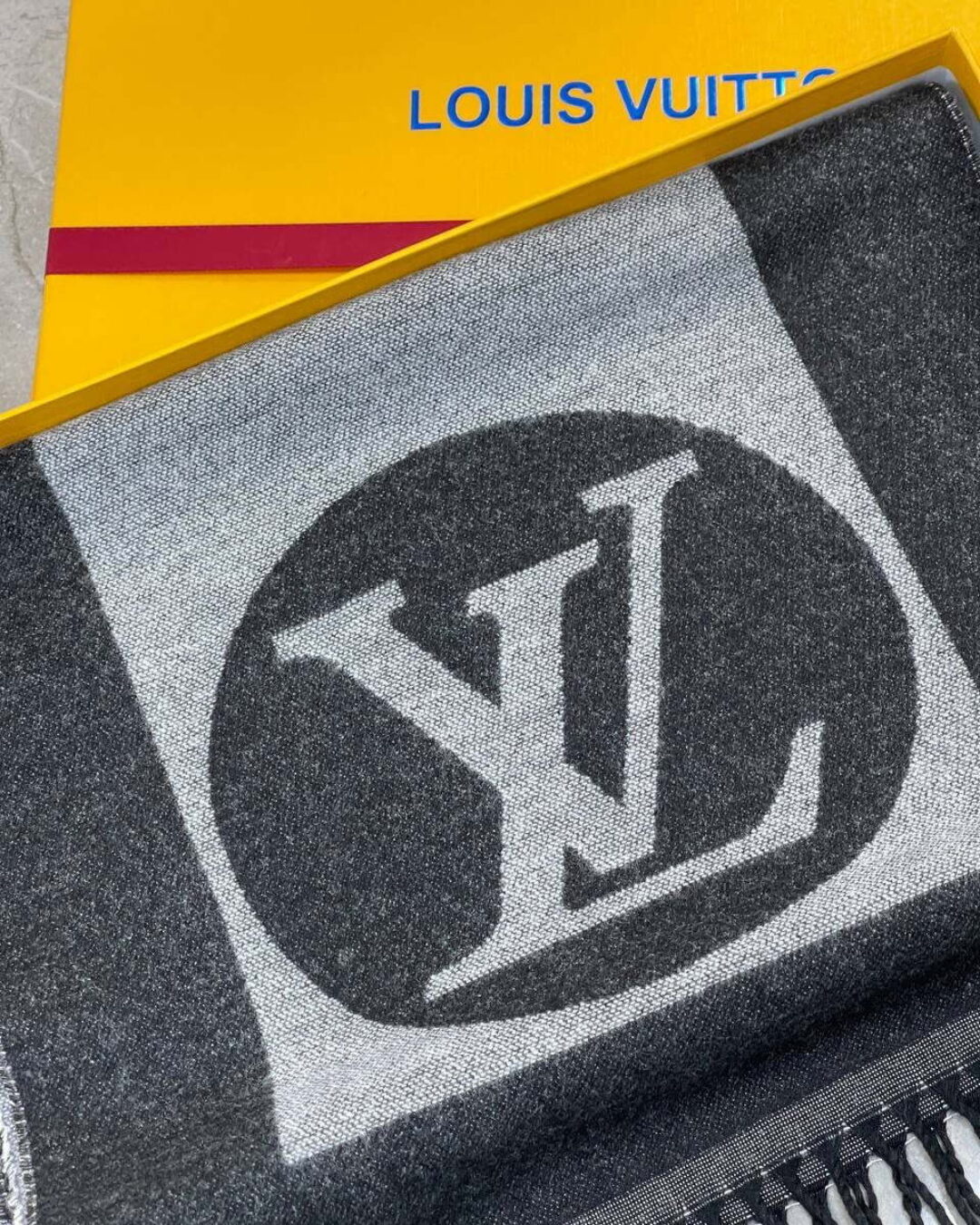 Шарф Louis Vuitton — изображение 3