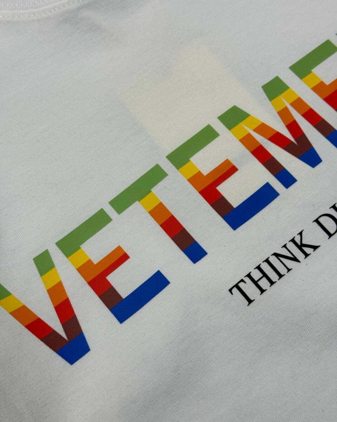 Футболка Vetements Think Dieftrefnly — изображение 8