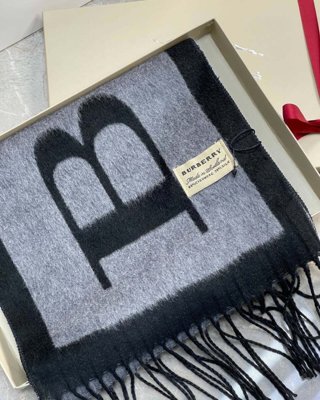 Шарф Burberry — изображение 3