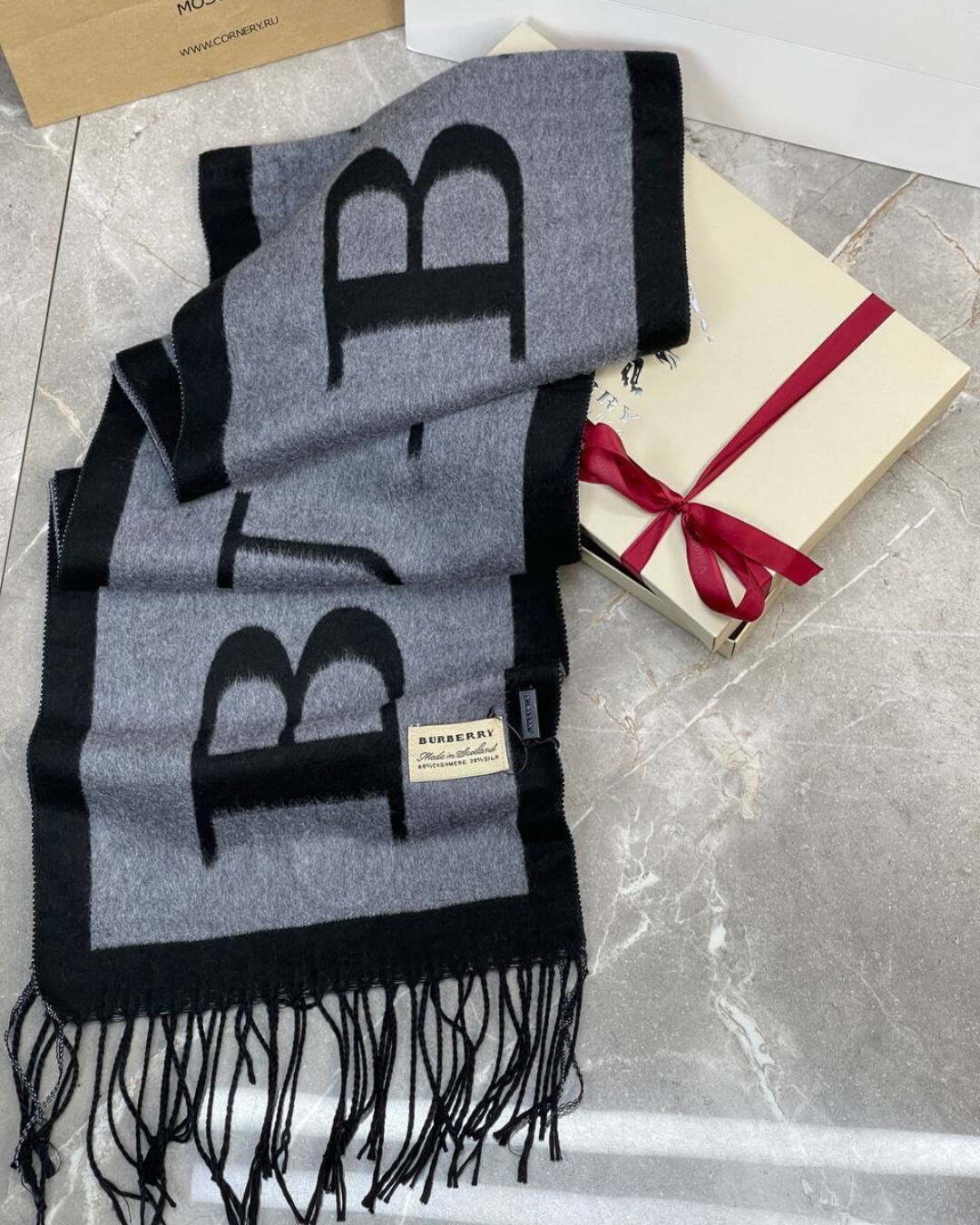 Шарф Burberry — изображение 3