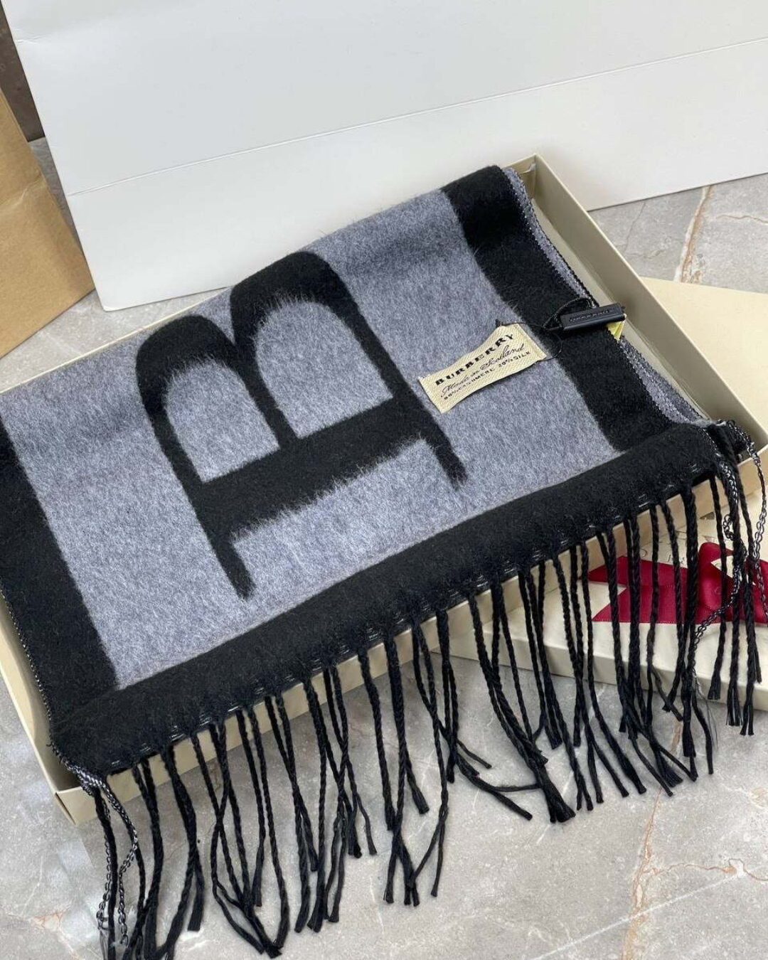 Шарф Burberry — изображение 5