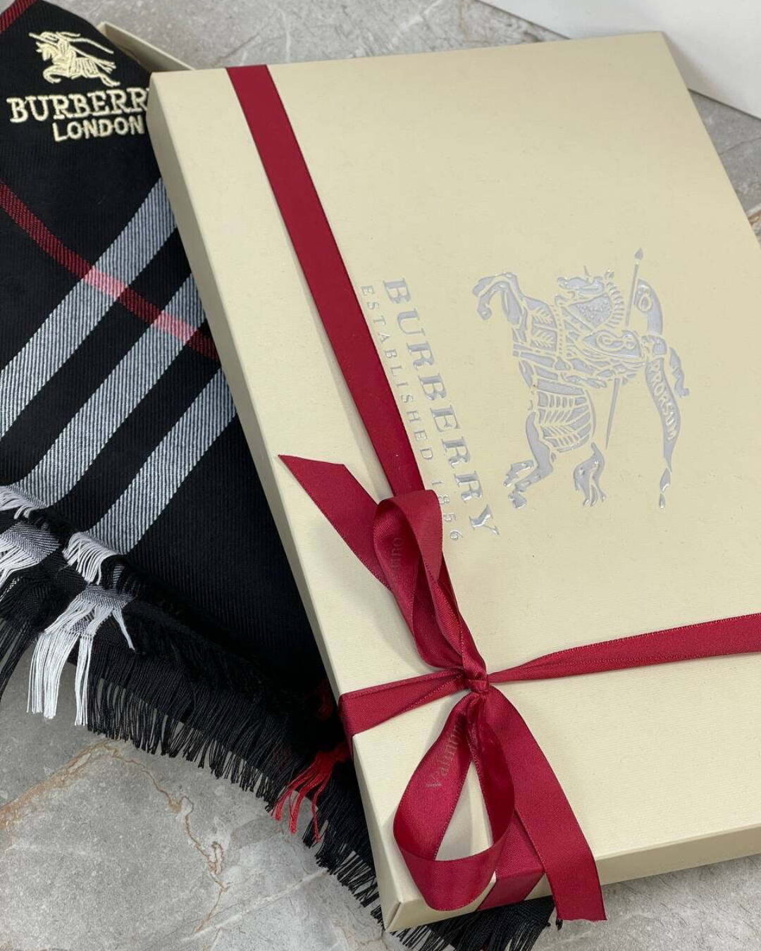 Шарф Burberry — изображение 3