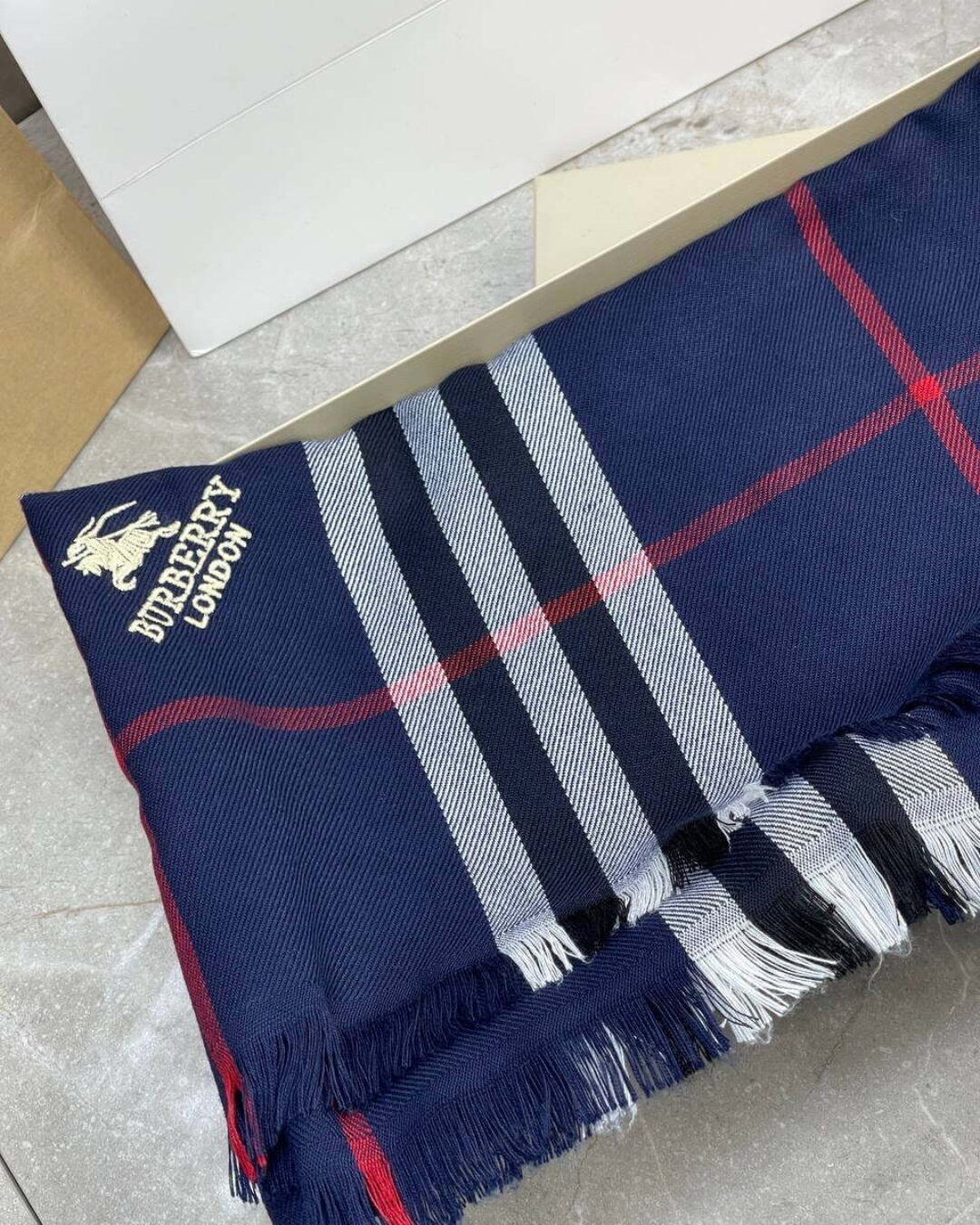 Шарф Burberry — изображение 3