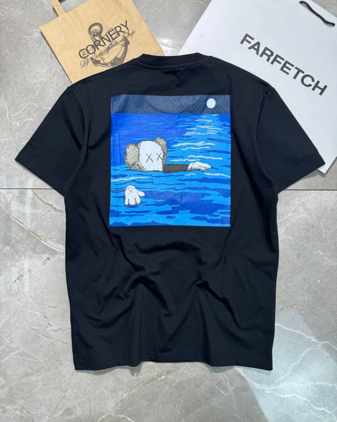 Футболка Off White x Kaws — изображение 2