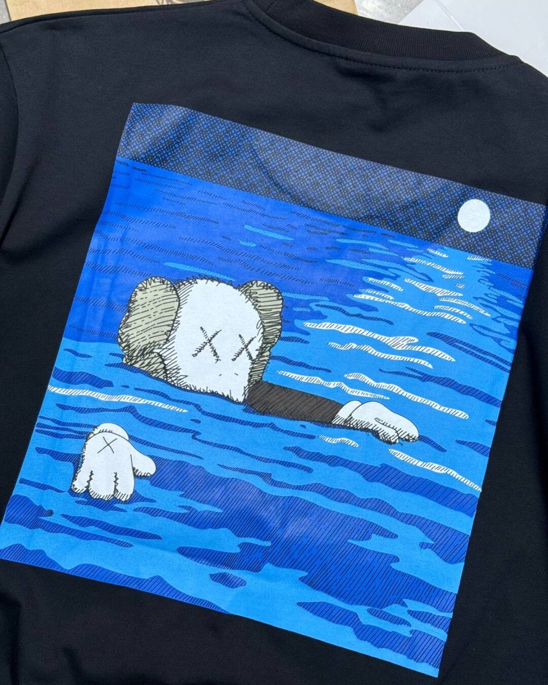Футболка Off White x Kaws — изображение 9