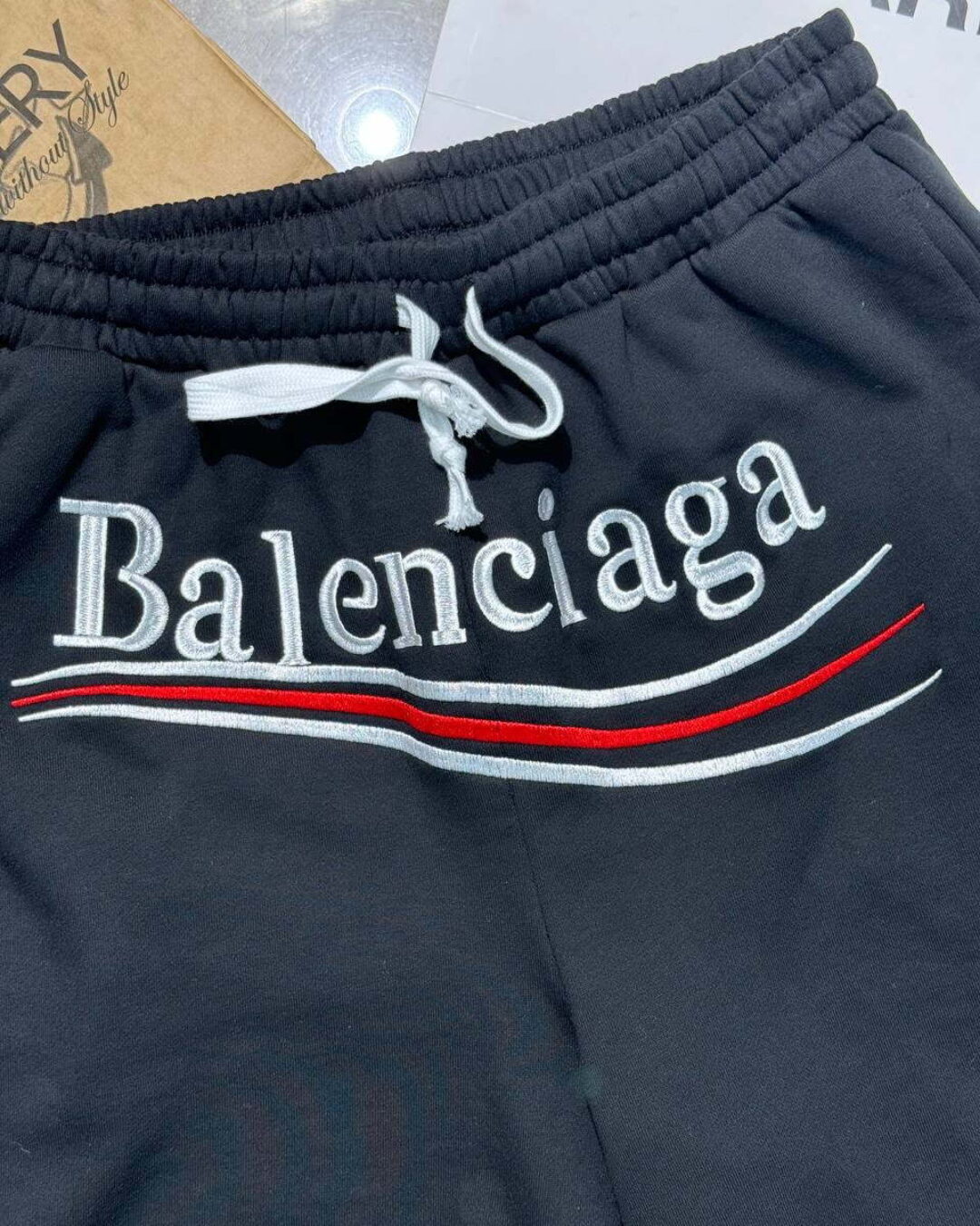 Шорты Balenciaga — изображение 3