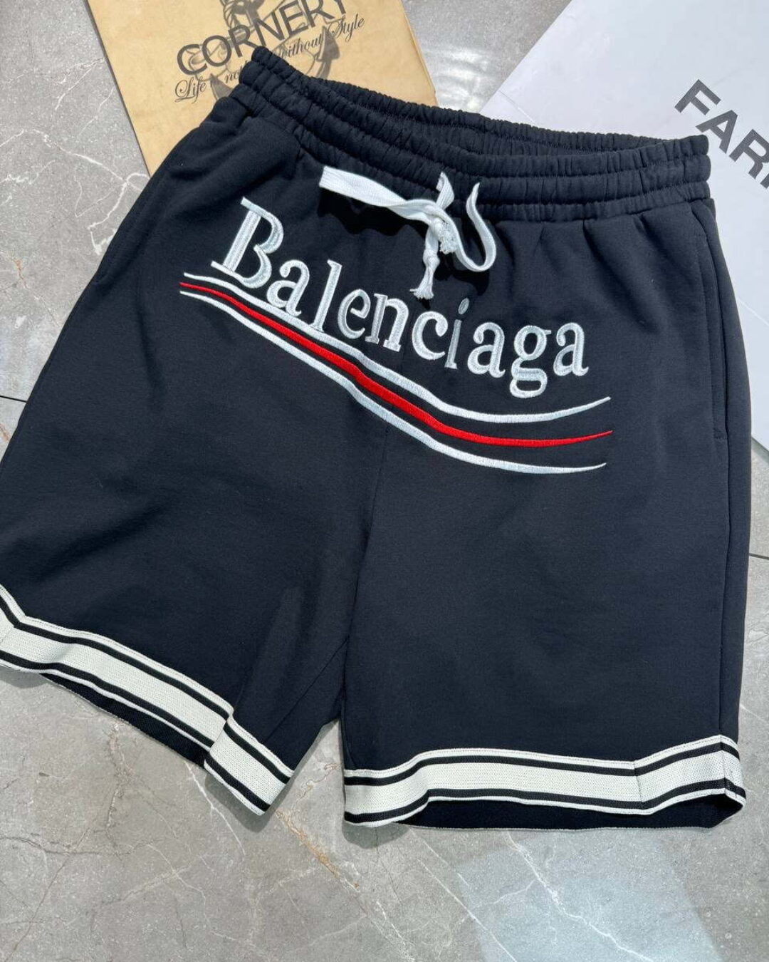 Шорты Balenciaga — изображение 5