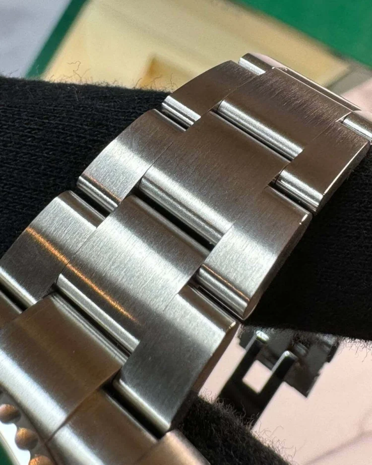 Часы Rolex Submariner Date Hulk — фото 9