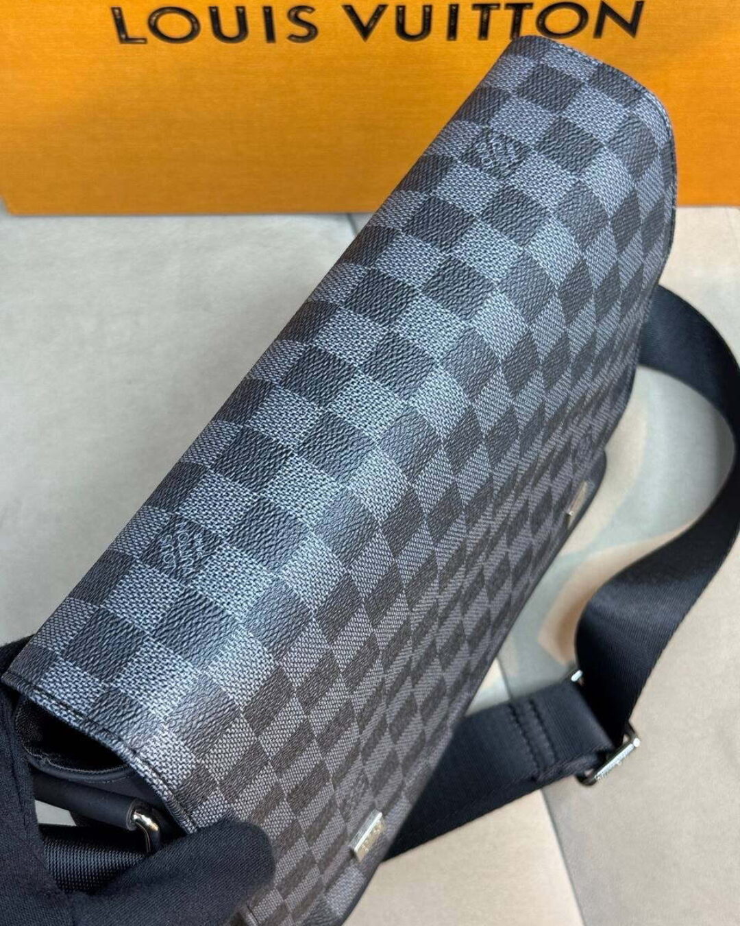 Сумка Louis Vuitton District PM (Premium) — изображение 8
