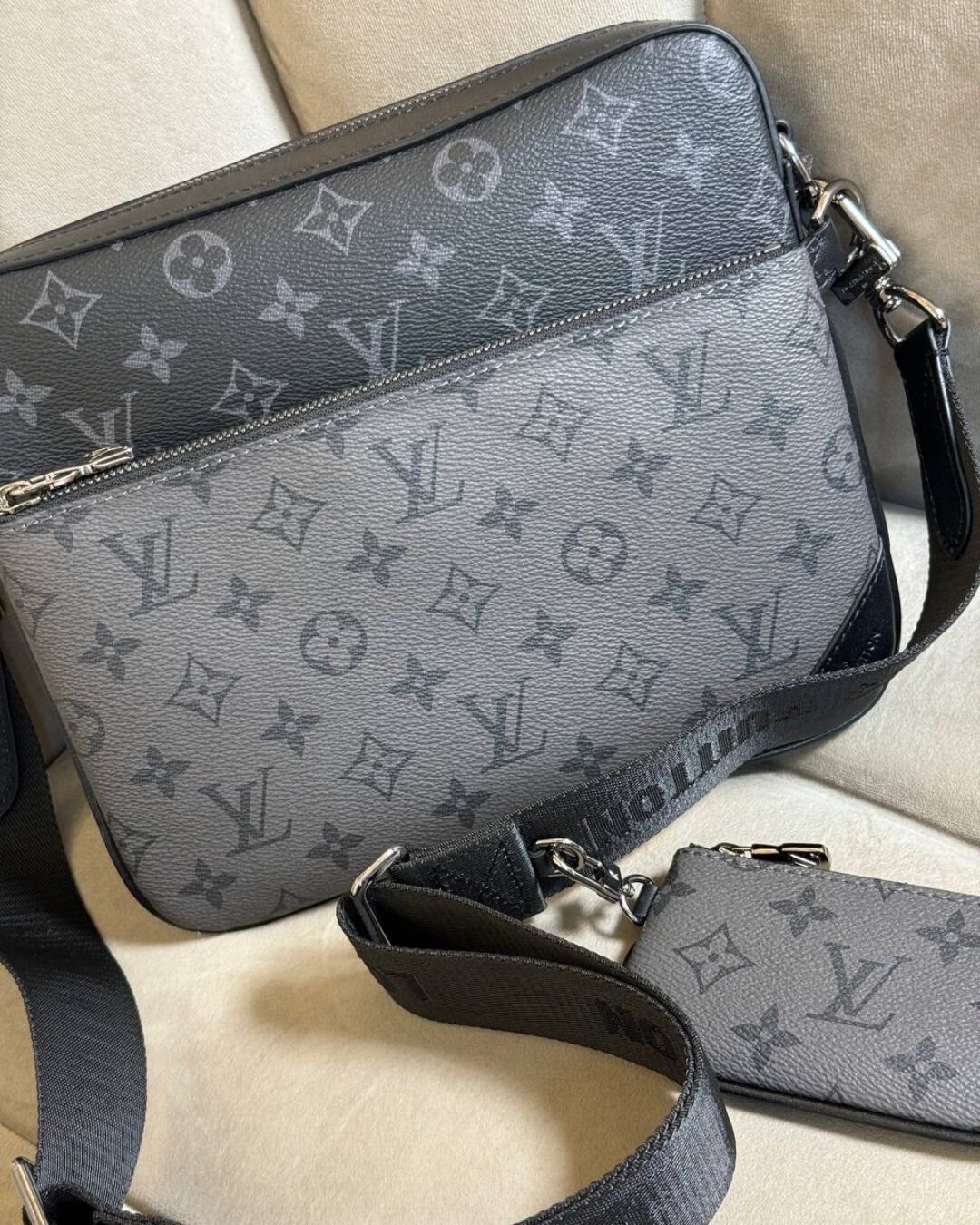 Сумка Louis Vuitton Trio Messenger Monogram Eclipse — изображение 3