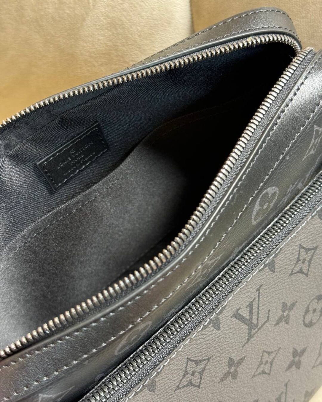 Сумка Louis Vuitton Trio Messenger Monogram Eclipse — изображение 9