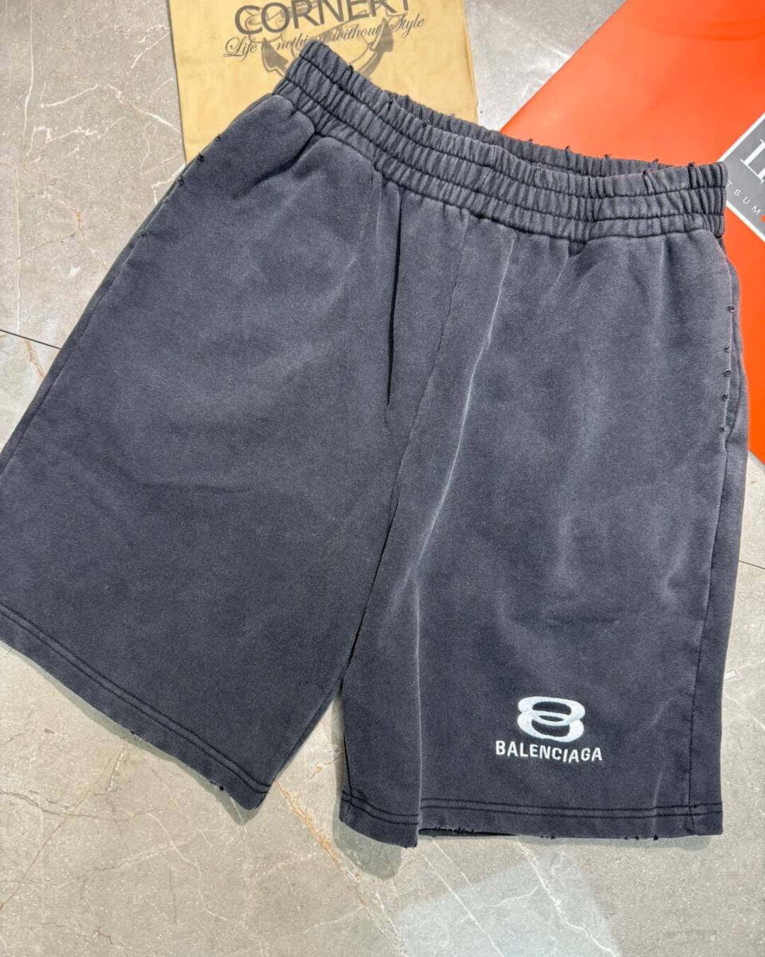 Шорты Balenciaga — изображение 5