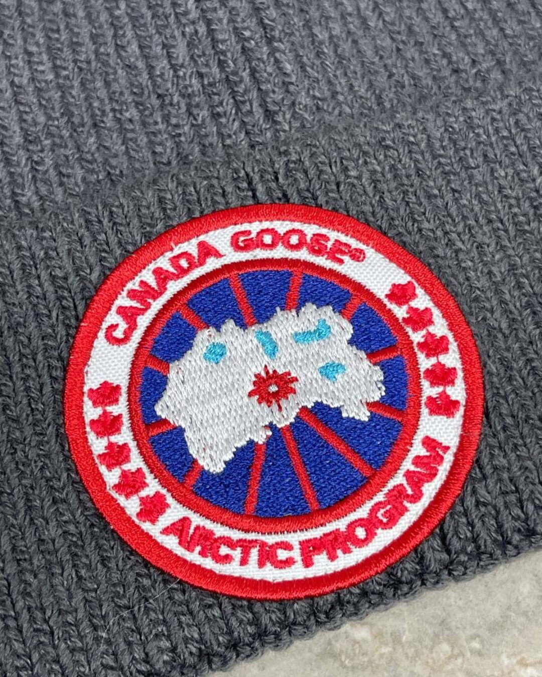 Шапка Canada Goose — изображение 2