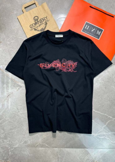 Футболка Givenchy