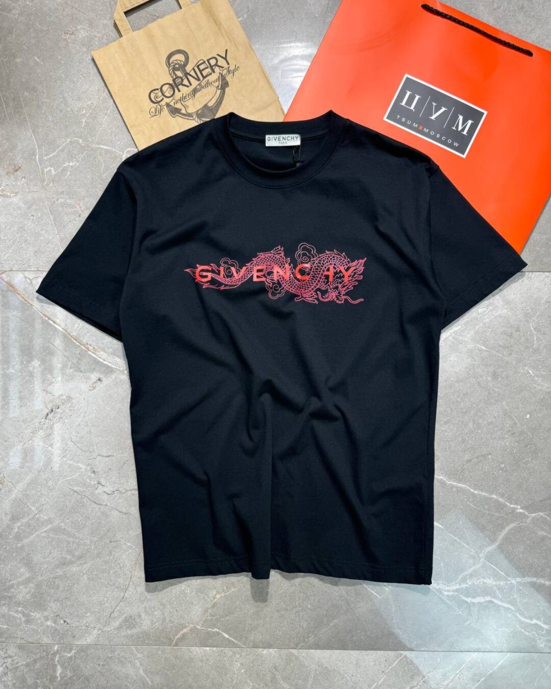 Футболка Givenchy