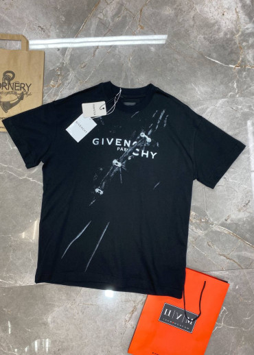 Футболка Givenchy