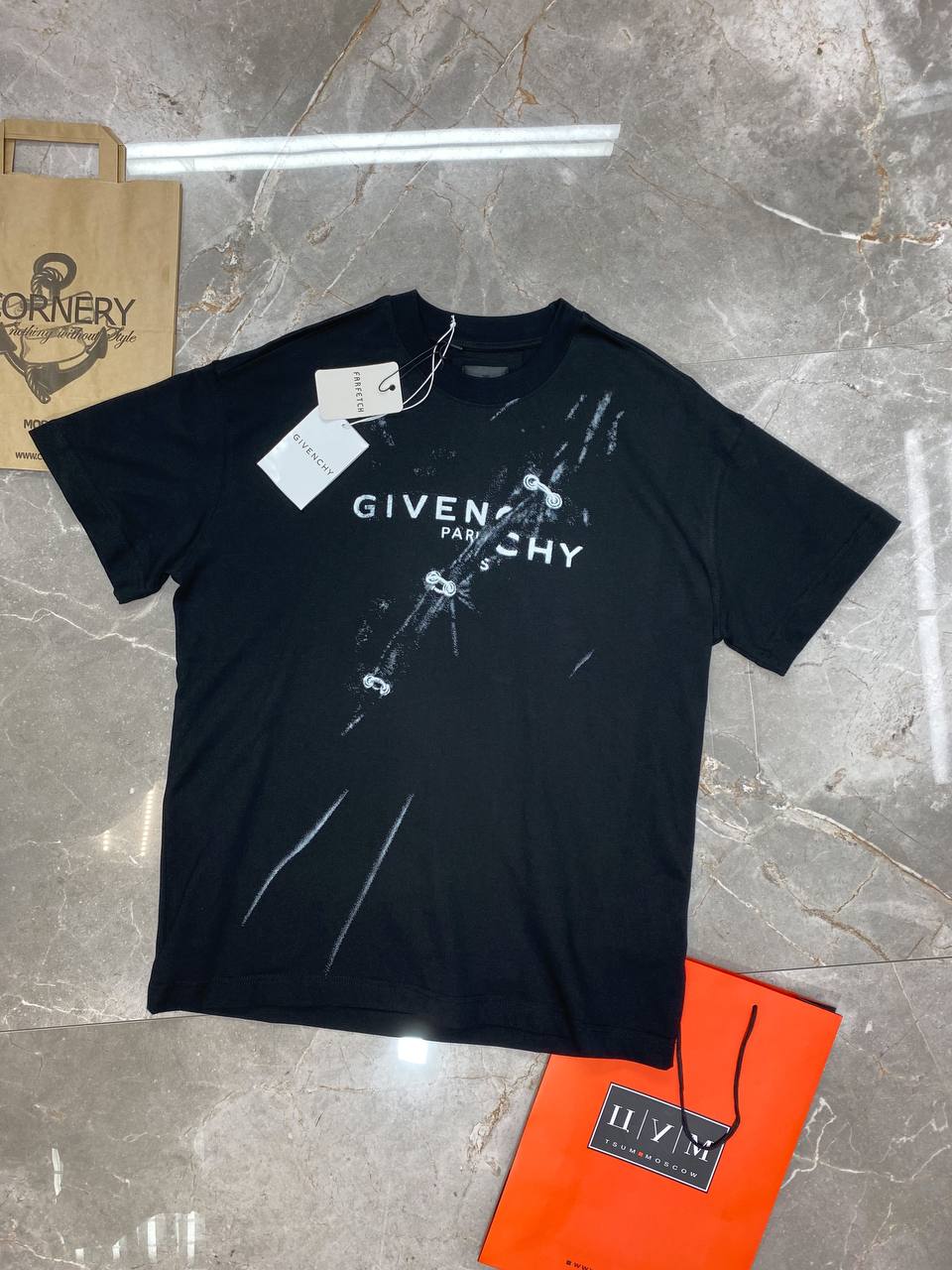 Футболка Givenchy