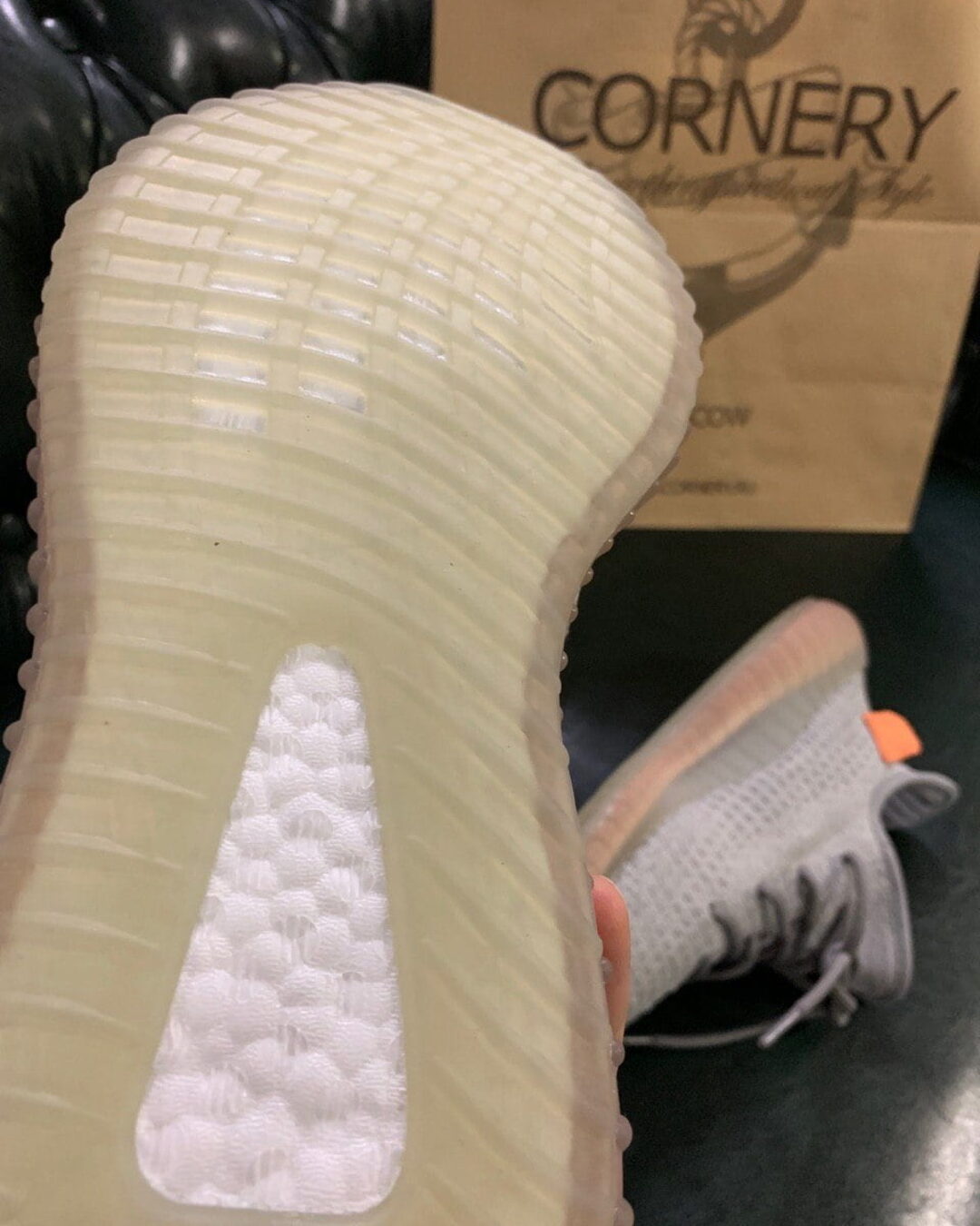 Yeezy 350 V2 True Form — изображение 3