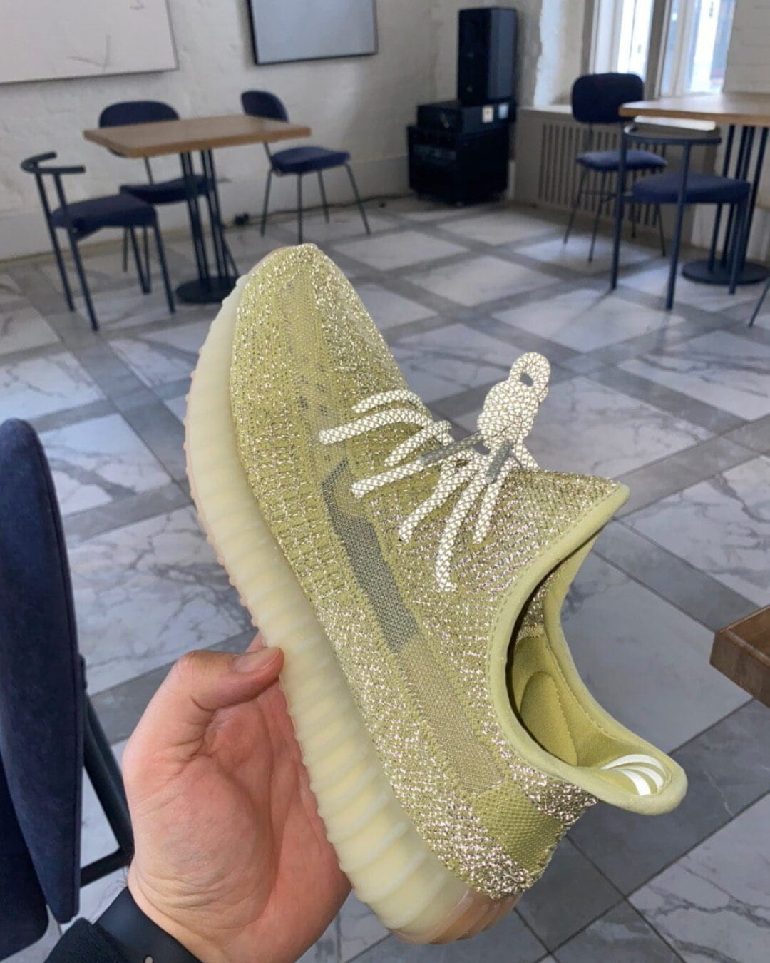 Yeezy 350 V2 Antlia — изображение 2