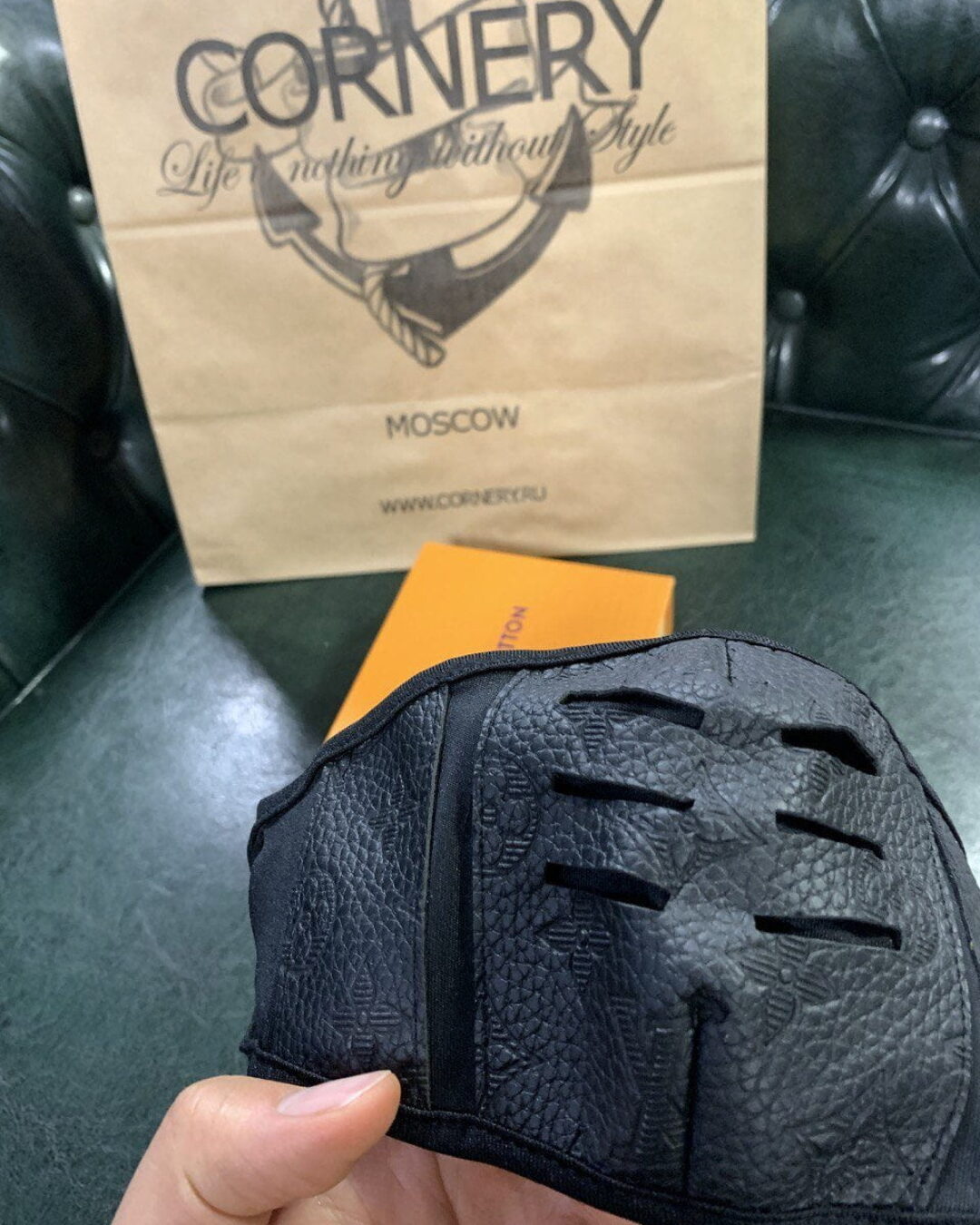 Маска Louis Vuitton — изображение 3