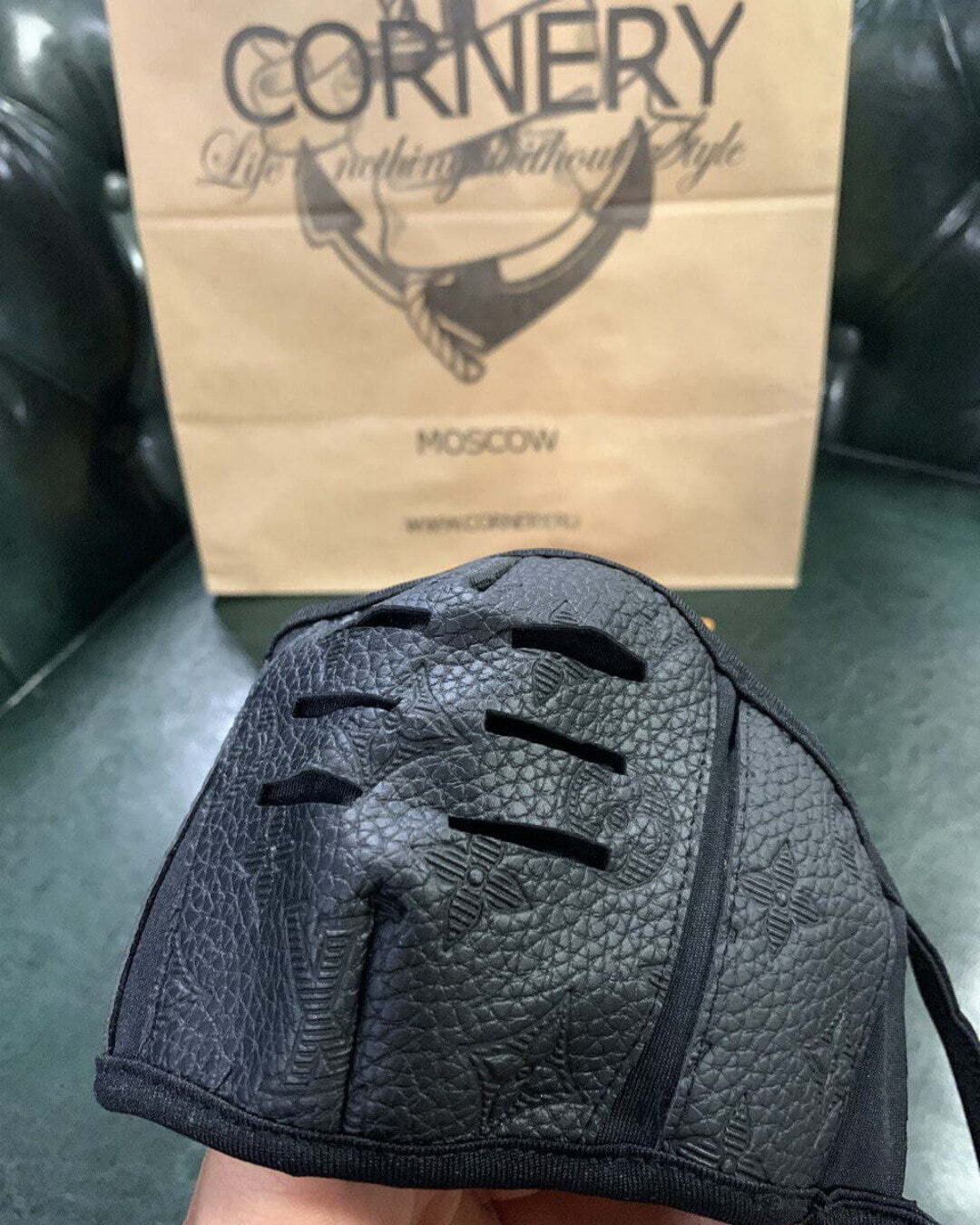 Маска Louis Vuitton — изображение 5