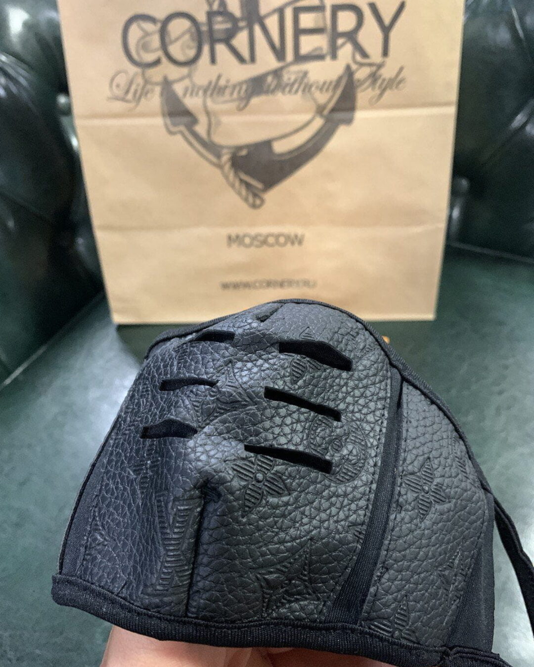 Маска Louis Vuitton — изображение 5